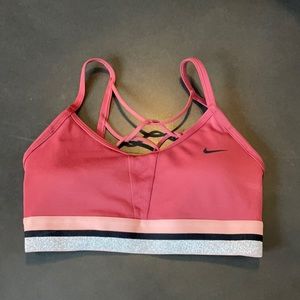 Nike sports bra size small